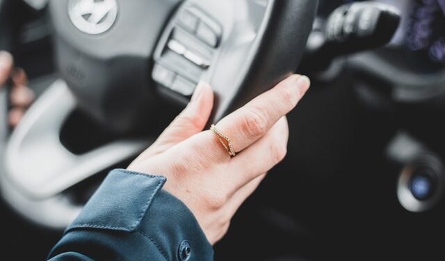 Carro blindado é cada dia mais popular no cotidiano do brasileiro - mulheres